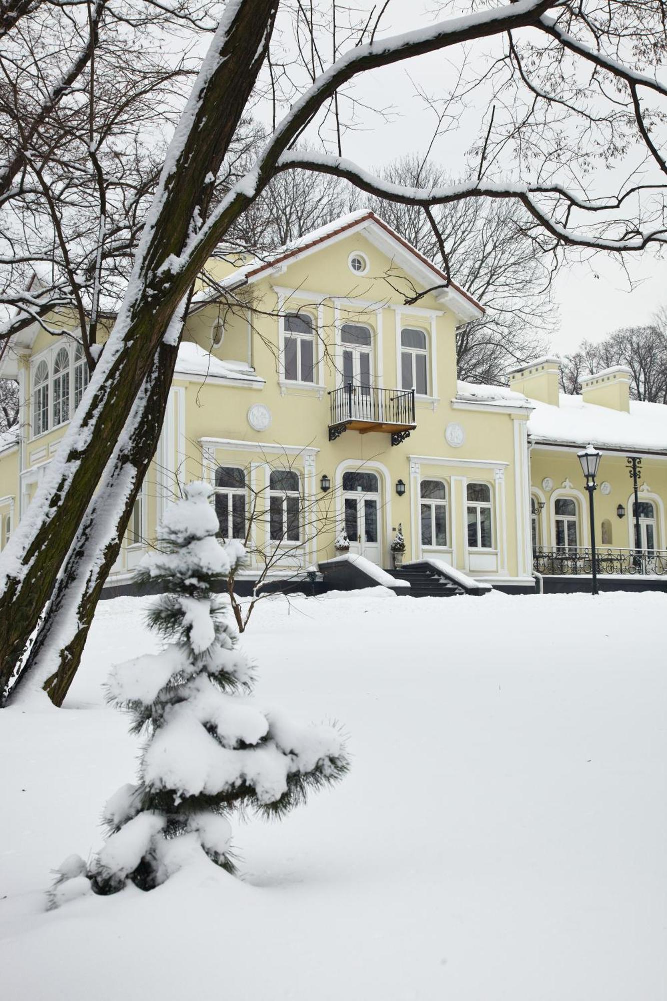 Hotel Dwor Na Wolicy Dębica Exterior foto